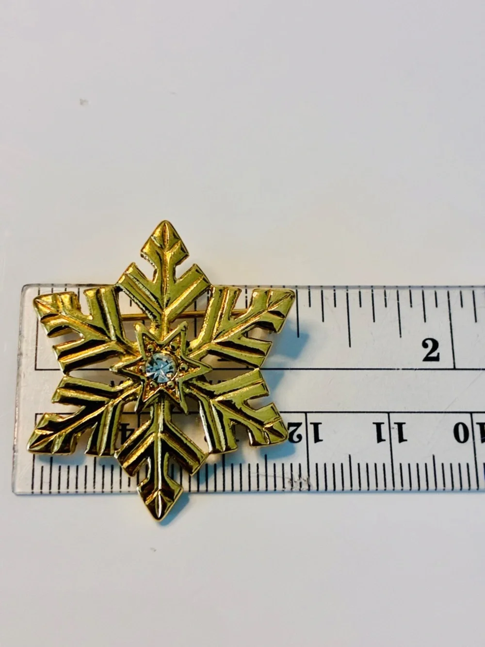 VTG Trifari Gold Snowflake Brooch with Clear Crystal Center Casual Everyday